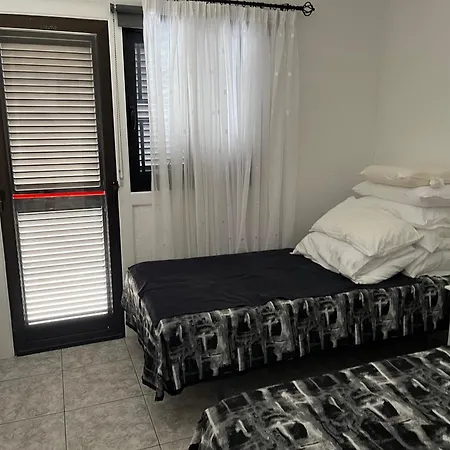 Lovely 2 Bed 17a3 Victoria Court 1,los Cristianos, Tenerife