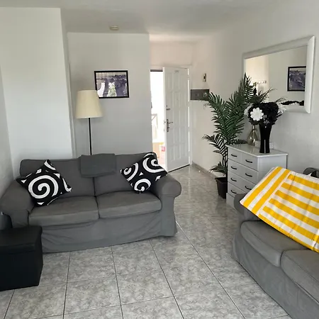 Lovely 2 Bed 17a3 Victoria Court 1,los Cristianos, Tenerife Apartment Los Cristianos (Tenerife)